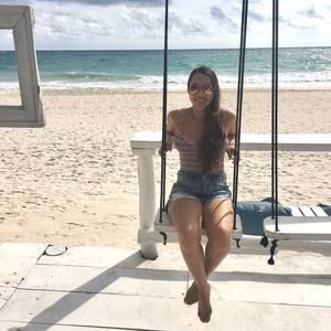 Meet your Posher, Lorena